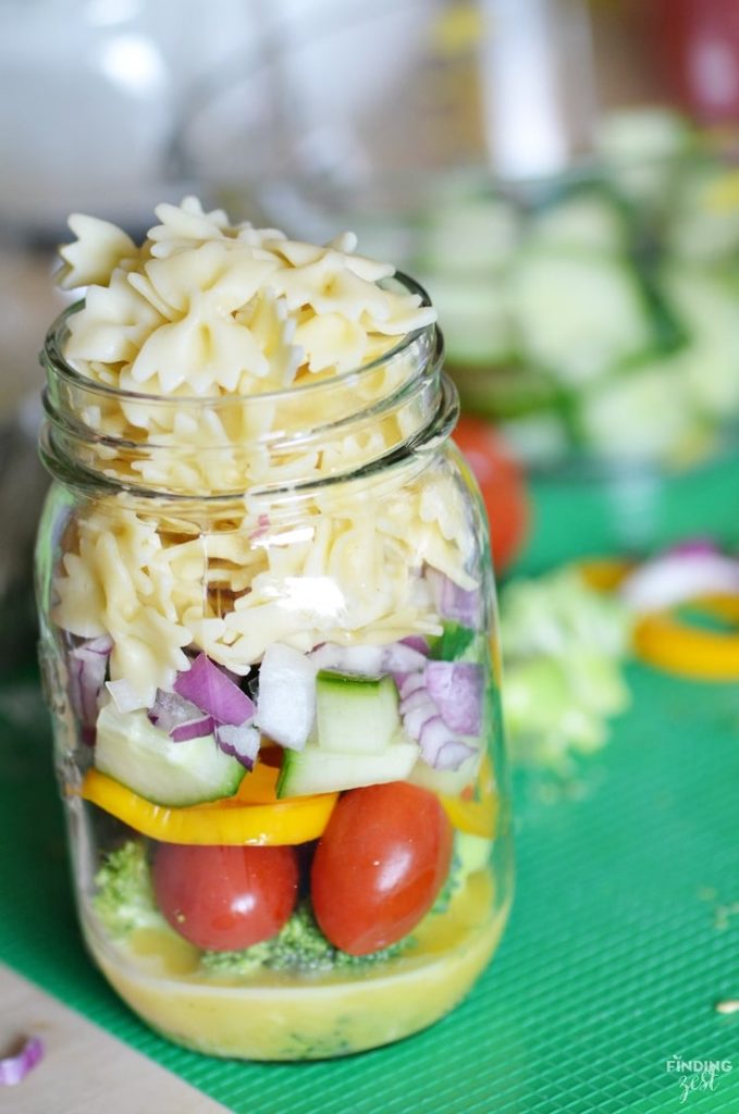 Homemade-Mason Jar Pasta Salad Recipe