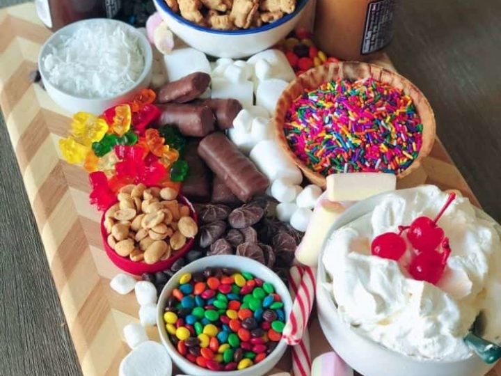 https://kimandkalee.com/wp-content/uploads/2020/12/Ice-Cream-Sundae-Charcuterie-Board-1-min-720x540.jpg