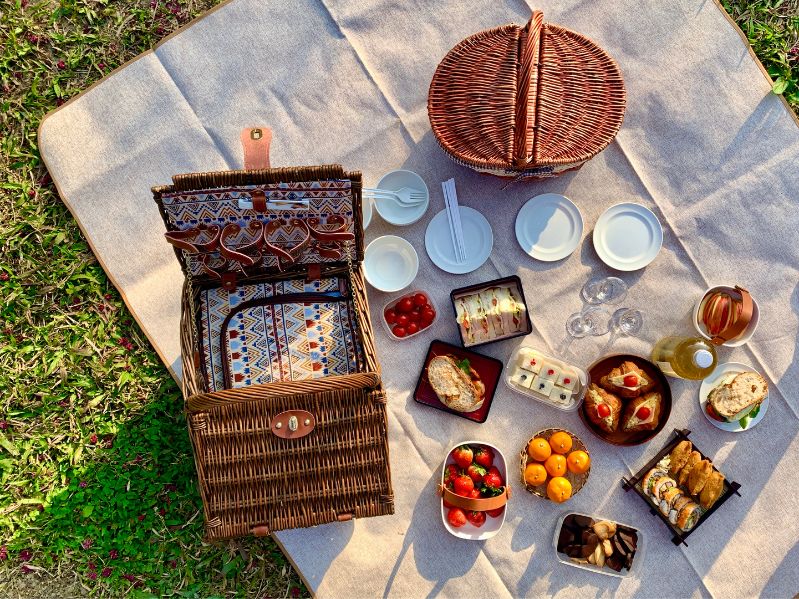 picnic food ideas and basket